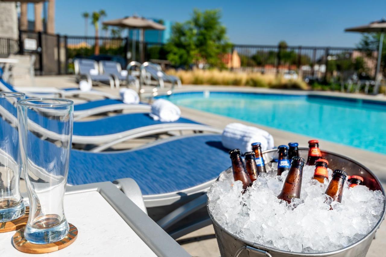Holiday Inn Express & Suites Santa Ana - Orange County By Ihg Zewnętrze zdjęcie